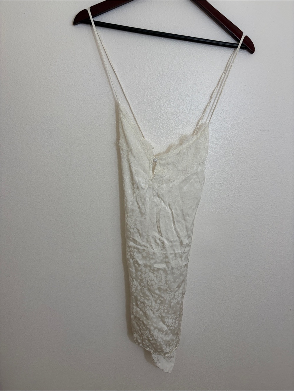 Lulu’s Cream Open Back Lace Sexy Dress